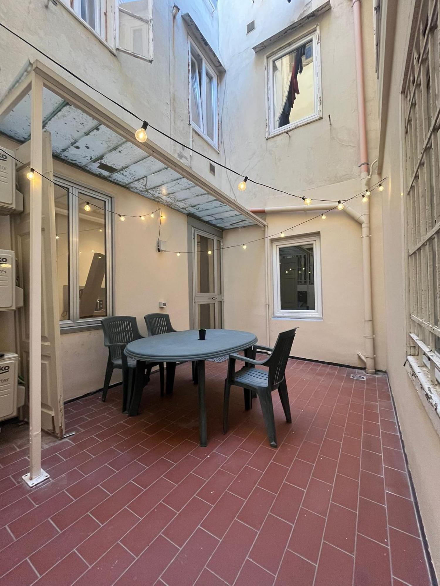 Snapstay Luxury Apartments In Centro A Триест Екстериор снимка