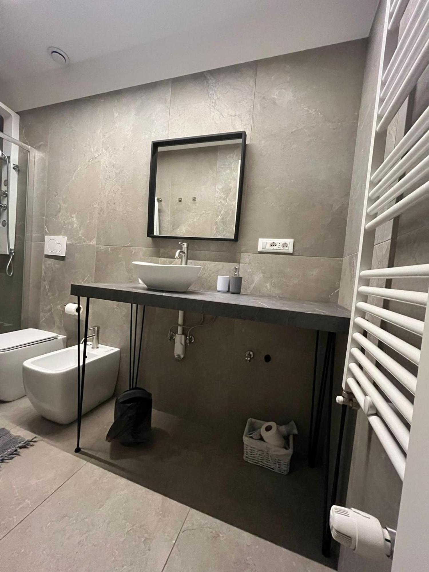 Snapstay Luxury Apartments In Centro A Триест Екстериор снимка